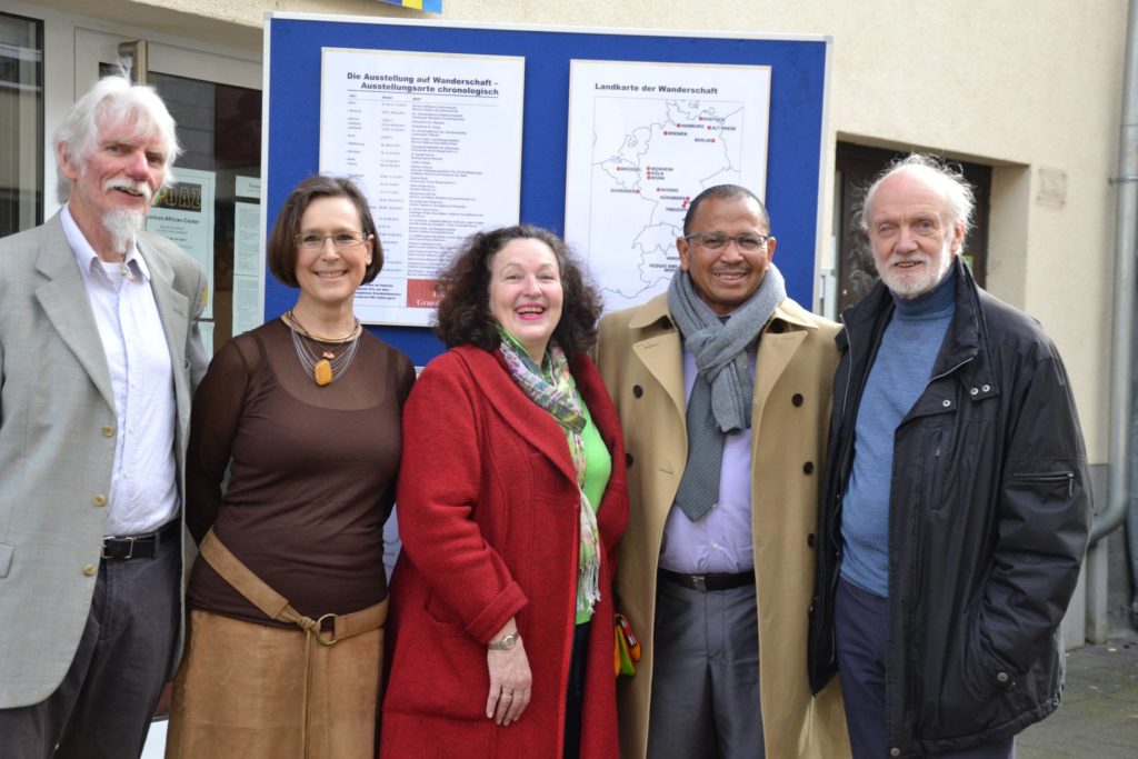 Ulrich Buchholz und Charlotte Freund, Bonner Initiative Grundeinkommen, Renate Maria Hendricks, SPD-Landtagsabgeordnete, seine Excellenz Andreas, B. D. Guibeb, Botschafter von Namibia, Harald Ganns, ehemaliger deutscher Botschafter in Namibia