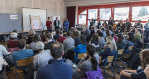 Voller Saal mit Publikum beim Auftakt von Bonn blüht und summt