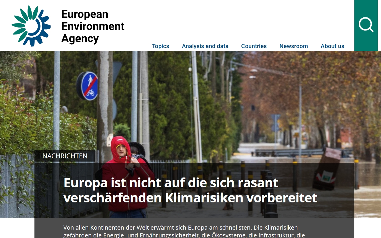 Startseite der Europäischen Umweltbehörde mit einem Foto von einer Person, die durch Wassermassen watet