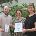 13. August 25: OB Katja Dörner (Bündnis 90/die Grüne) nimmt das Zukunftsprogramm von Martin Niehus und Gesa Maschkowski entgegen